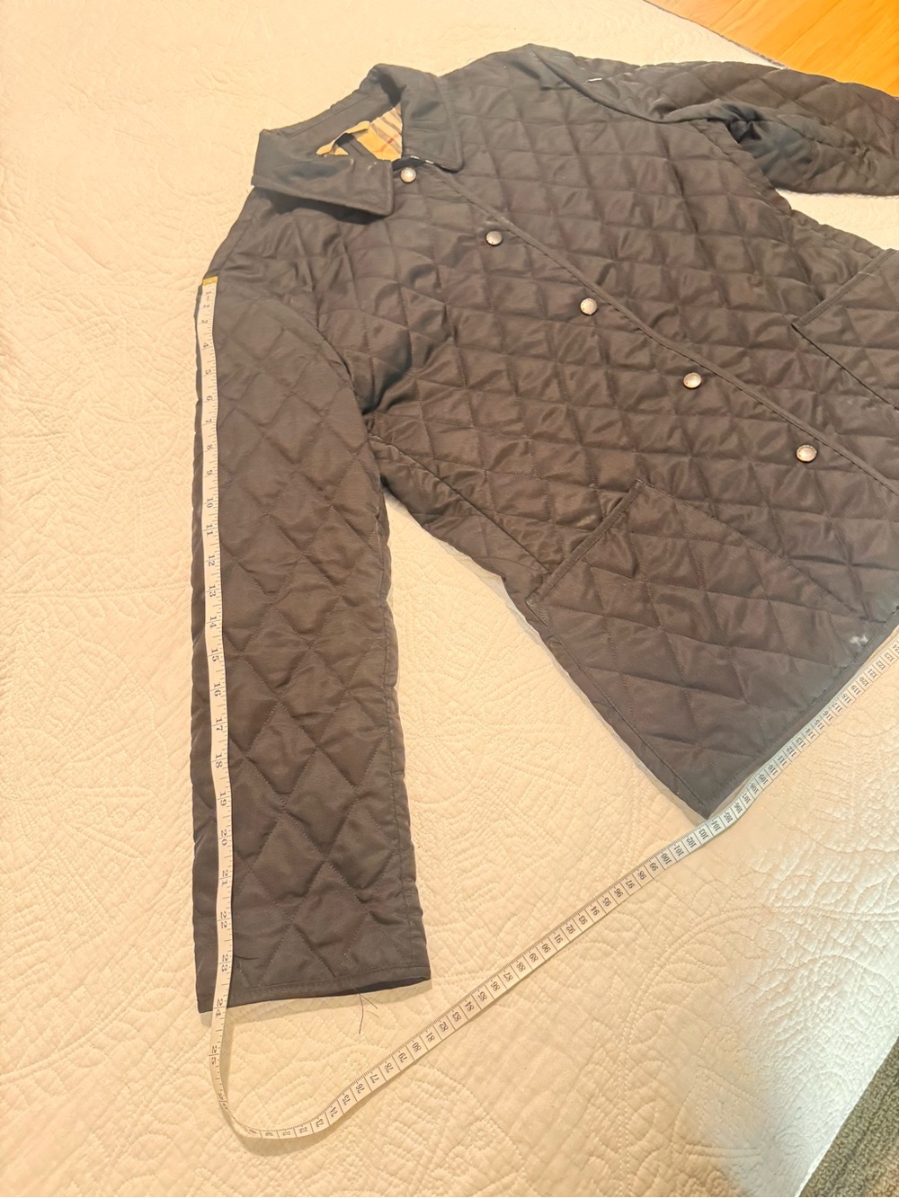 Burberry quilted jacket in Women's size M in Great Condition - Picture 14 of 14